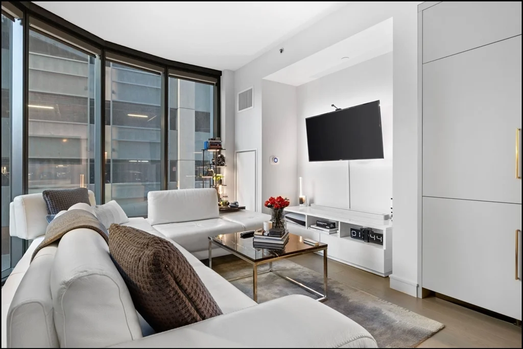 Studio bed, 1 bath apartment for rent at 55 Lagrange Unit 301, Theatre District — photo 2 of 21