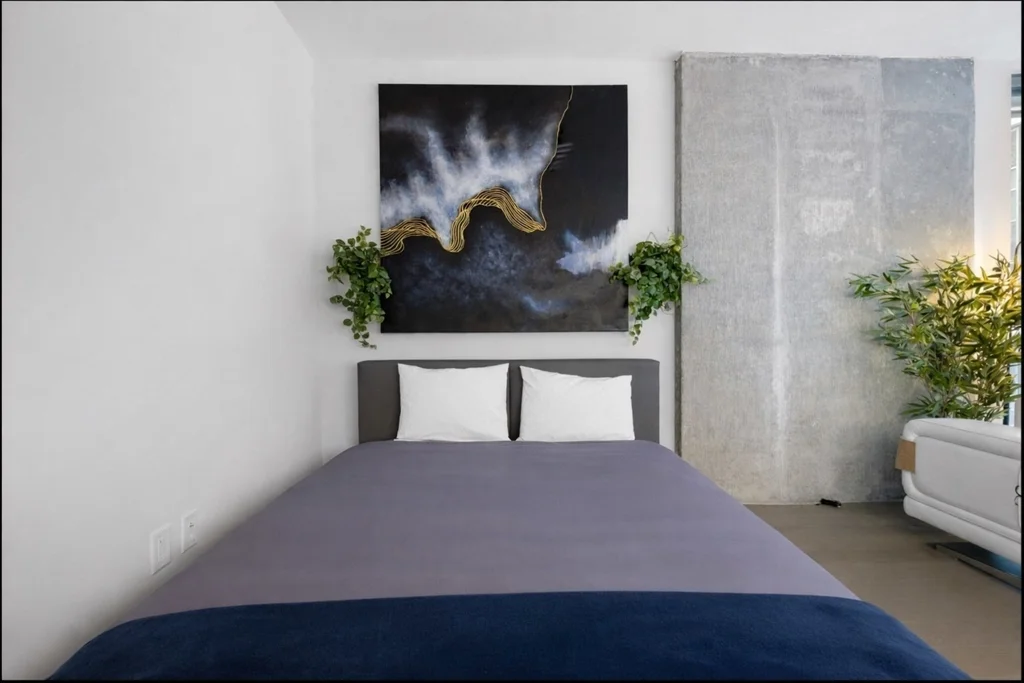 Studio bed, 1 bath apartment for rent at 55 Lagrange Unit 301, Theatre District — photo 8 of 21