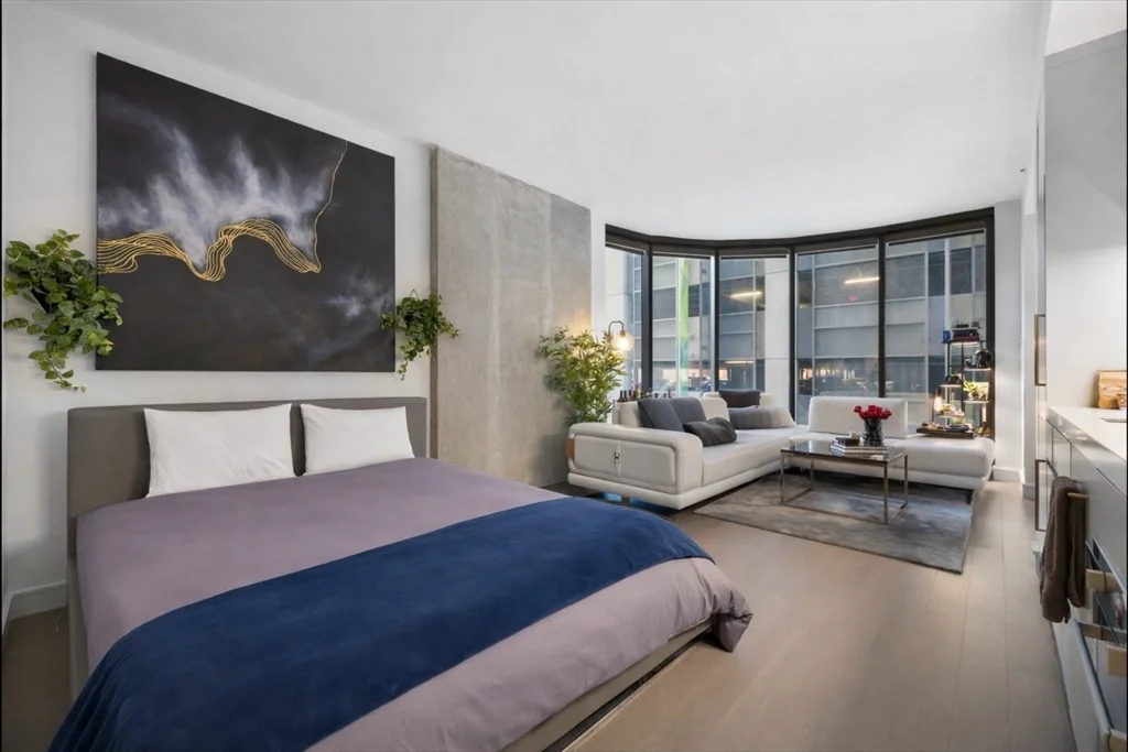 Studio bed, 1 bath apartment for rent at 55 Lagrange Unit 301, Theatre District — photo 4 of 21