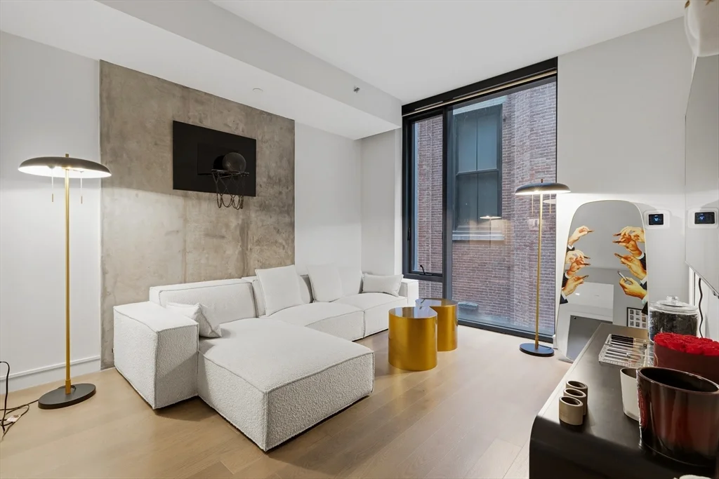 1 bed, 1 bath apartment for rent at 55 Lagrange Unit 309, Boston Downtown — photo 3 of 20