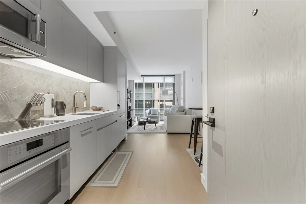 1 bed, 1 bath apartment for rent at 55 Lagrange Unit 403, Boston Downtown — photo 5 of 12