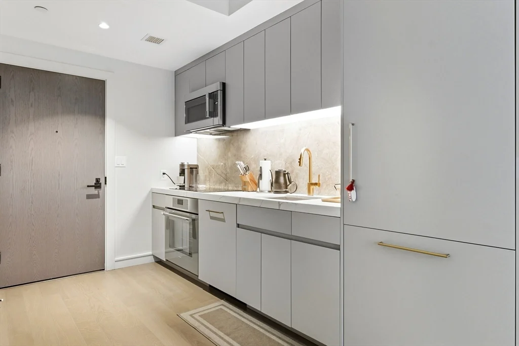1 bed, 1 bath apartment for rent at 55 Lagrange Unit 403, Boston Downtown — photo 6 of 12
