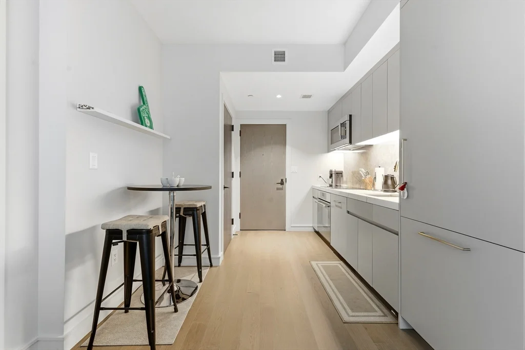 1 bed, 1 bath apartment for rent at 55 Lagrange Unit 403, Boston Downtown — photo 8 of 12