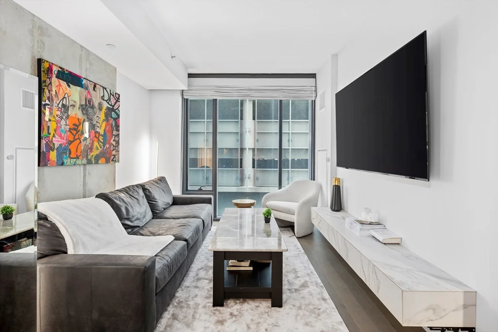 1 bed, 1 bath apartment for rent at 55 Lagrange Unit 508, Boston Downtown — photo 1 of 16