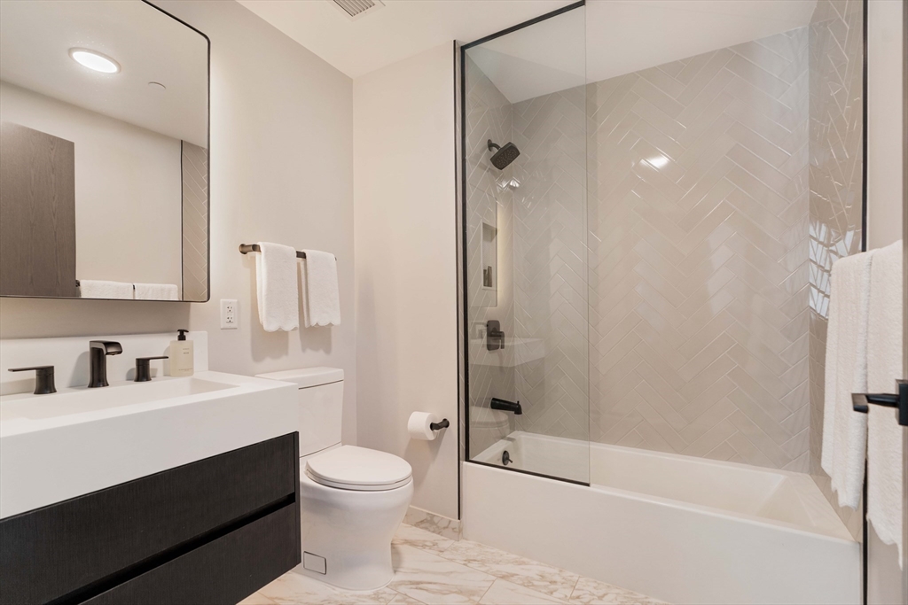 1 bed, 1 bath apartment for rent at 55 Lagrange Unit 603, South End — photo 13 of 28