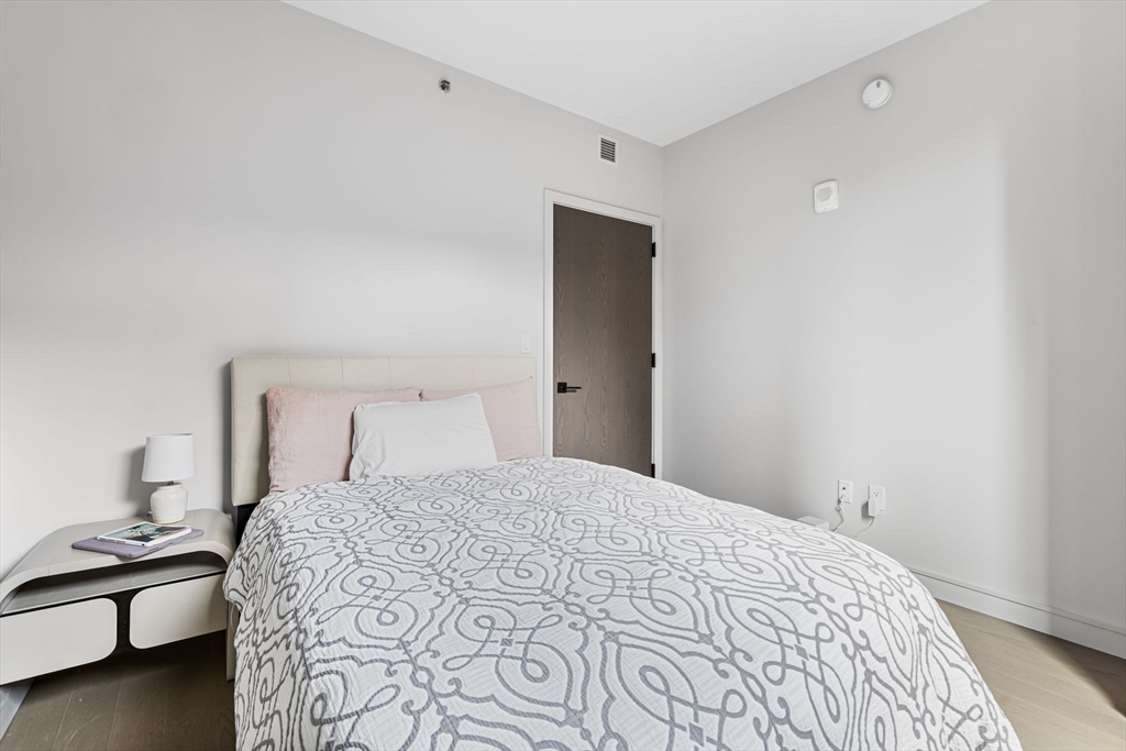 1 bed, 1 bath apartment for rent at 55 Lagrange Unit 709, Boston Downtown — photo 12 of 27