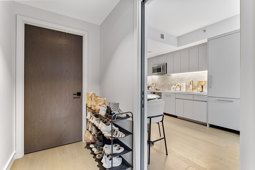 1 bed, 1 bath apartment for rent at 55 Lagrange Unit 709, Boston Downtown — photo 14 of 27