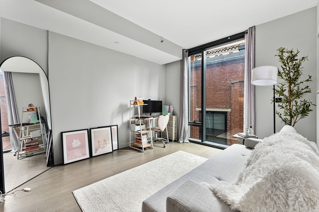1 bed, 1 bath apartment for rent at 55 Lagrange Unit 709, Boston Downtown — photo 2 of 27