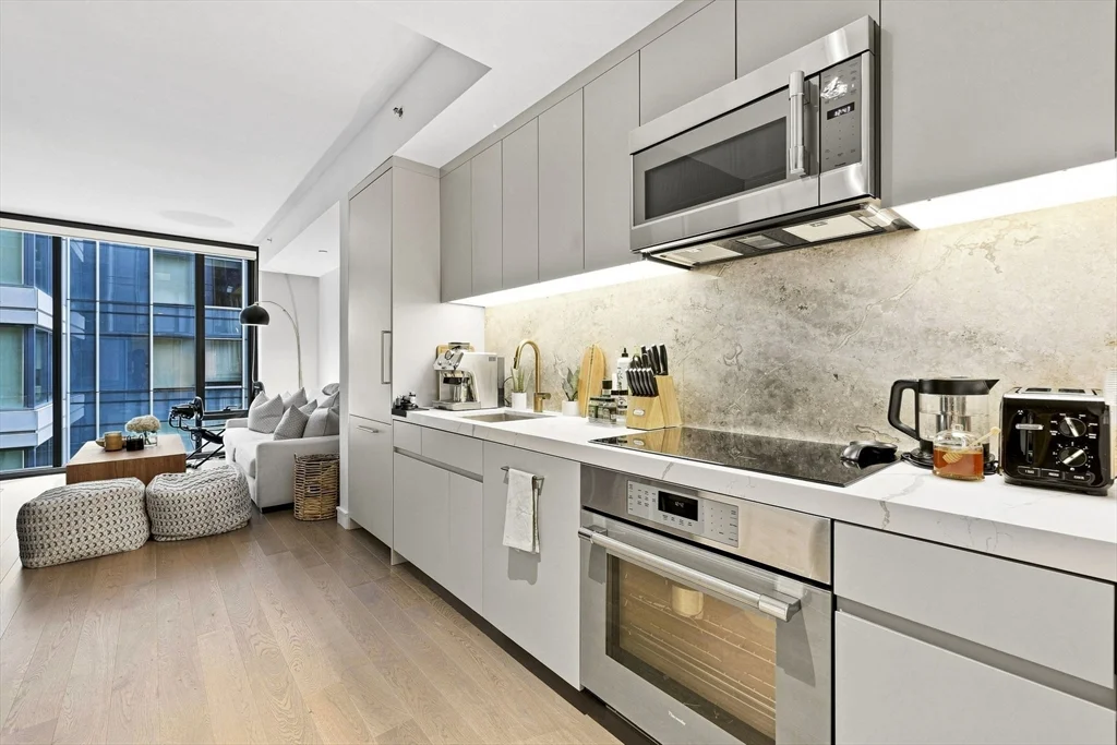 1 bed, 1 bath apartment for rent at 55 Lagrange Unit 802, Boston Downtown — photo 8 of 12