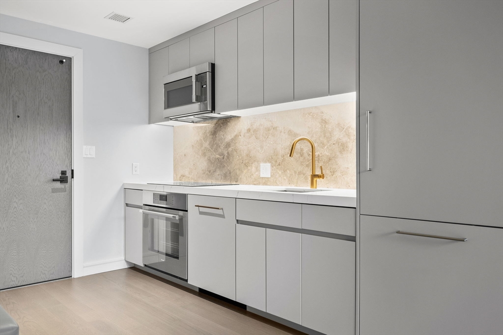 1 bed, 1 bath apartment for rent at 55 Lagrange Unit 809, Boston — photo 5 of 20