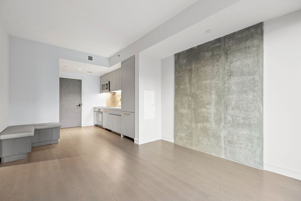 1 bed, 1 bath apartment for rent at 55 Lagrange Unit 809, Boston — photo 3 of 20