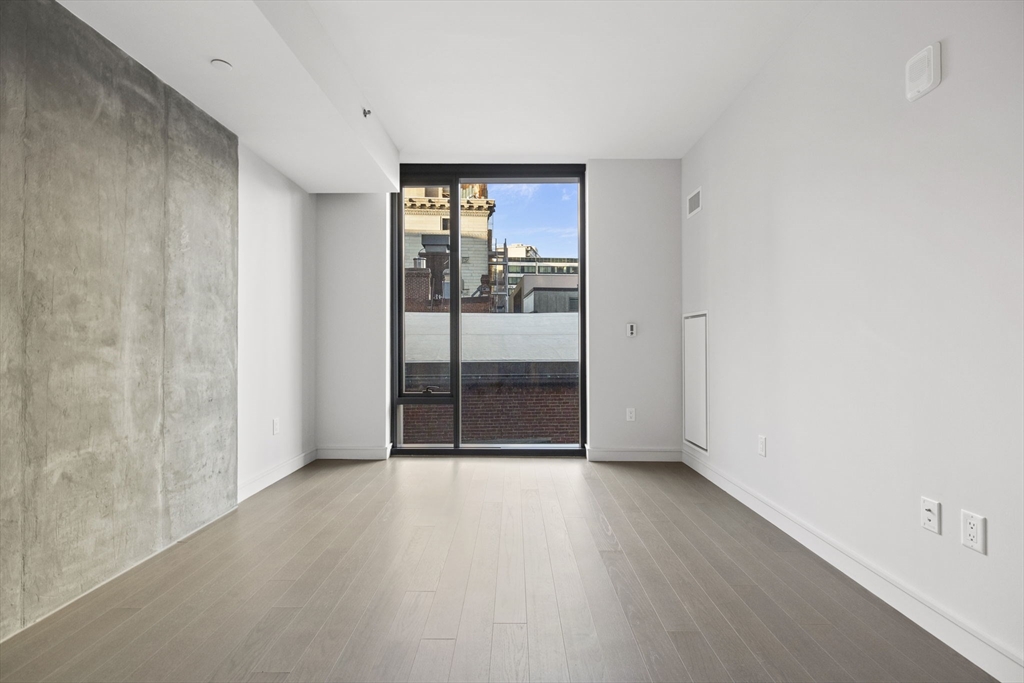 1 bed, 1 bath apartment for rent at 55 Lagrange Unit 809, Boston — photo 6 of 20
