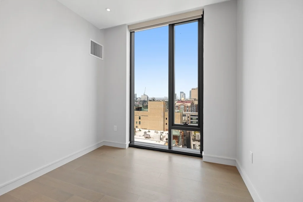 2 bed, 2 bath apartment for rent at 55 Lagrange Unit PH22E, Boston Downtown — photo 9 of 11