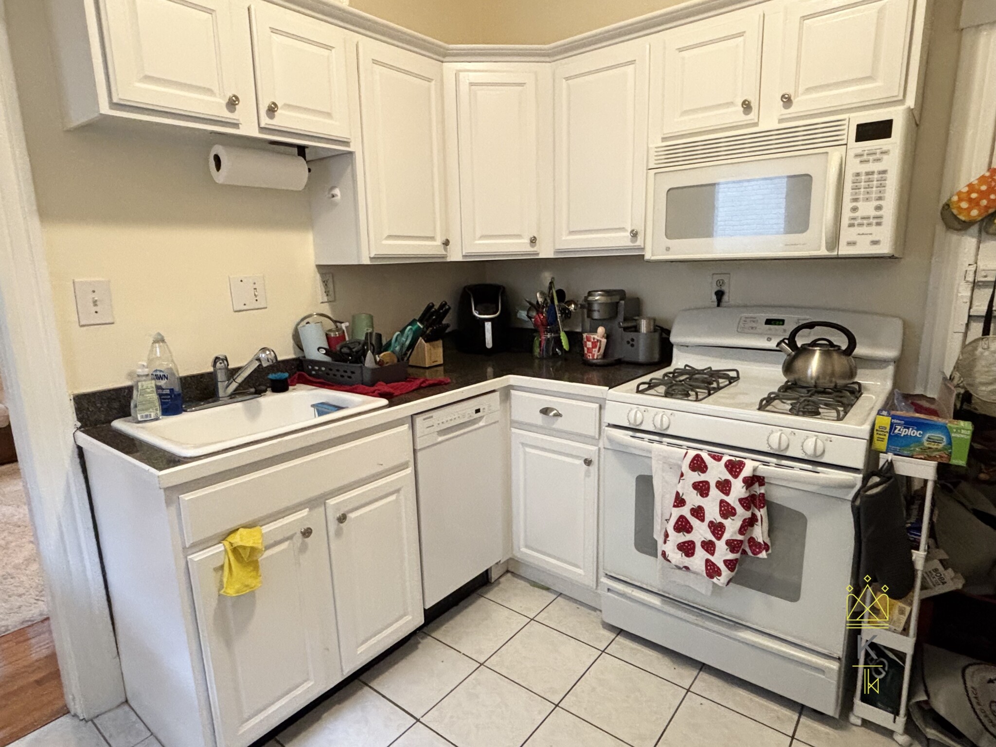 3 bed, 1 bath apartment for rent at 55 Lanark Rd Unit 6, Brighton — photo 14 of 15