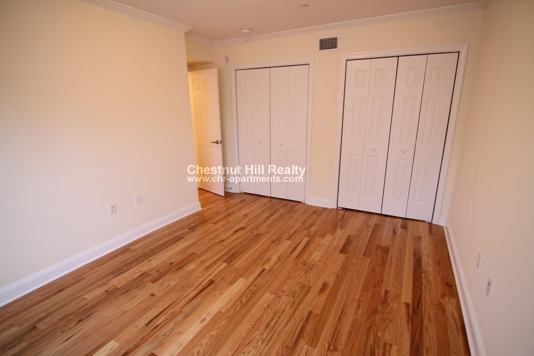 3 bed, 1.5 bath apartment for rent at 55 Langdon St Unit 007, Neighborhood Nine — photo 4 of 9