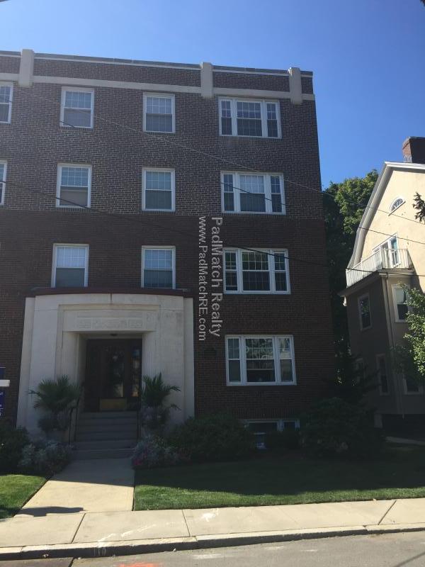 3 bed, 1.5 bath apartment for rent at 55 Langdon St Unit 007, Neighborhood Nine — photo 6 of 9