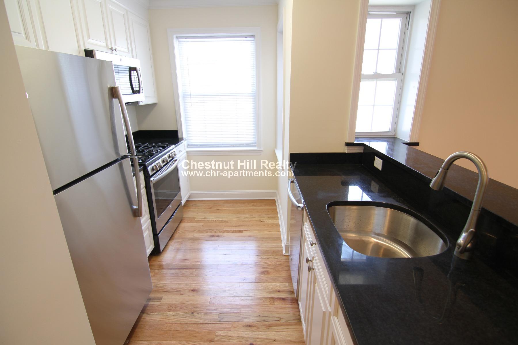 3 bed, 1.5 bath apartment for rent at 55 Langdon St Unit 007, Neighborhood Nine — photo 2 of 9