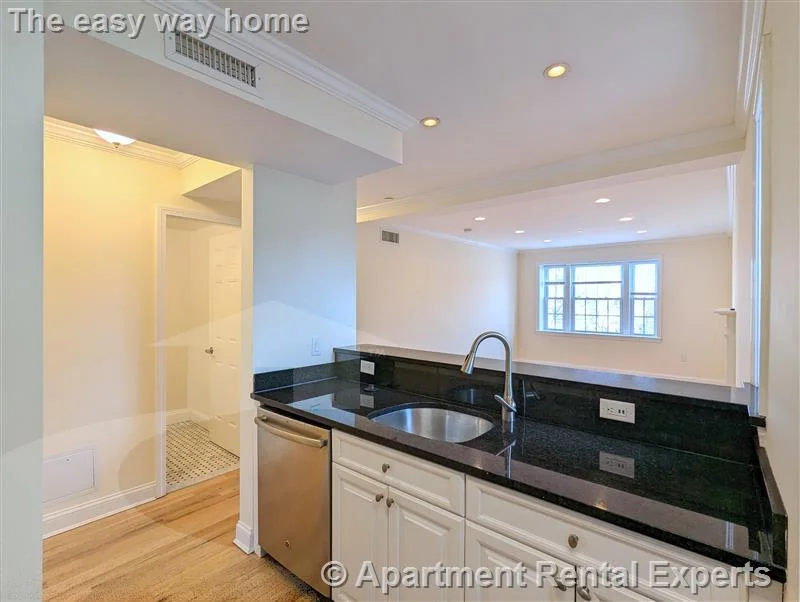 3 bed, 1 bath apartment for rent at 55 Langdon St Unit 5, Harvard Square — photo 6 of 19