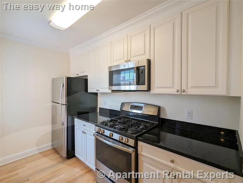 3 bed, 1 bath apartment for rent at 55 Langdon St Unit 6, Harvard Square — photo 4 of 16