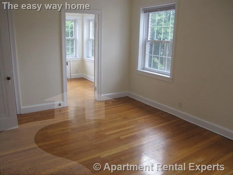 3 bed, 1 bath apartment for rent at 55 Langdon St Unit 8, Harvard Square — photo 4 of 10