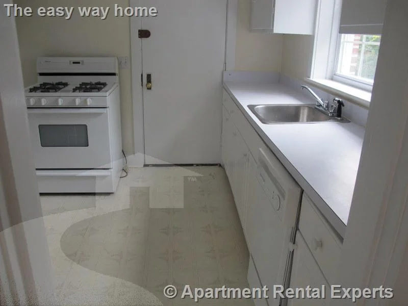 3 bed, 1 bath apartment for rent at 55 Langdon St Unit 8, Harvard Square — photo 6 of 10