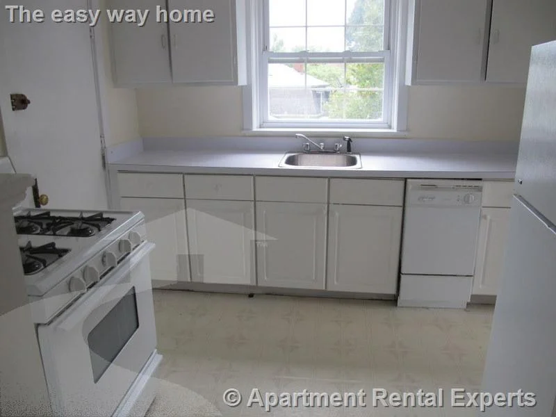 3 bed, 1 bath apartment for rent at 55 Langdon St Unit 8, Harvard Square — photo 7 of 10