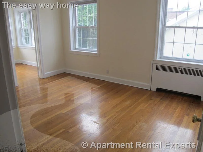 3 bed, 1 bath apartment for rent at 55 Langdon St Unit 8, Harvard Square — photo 3 of 10