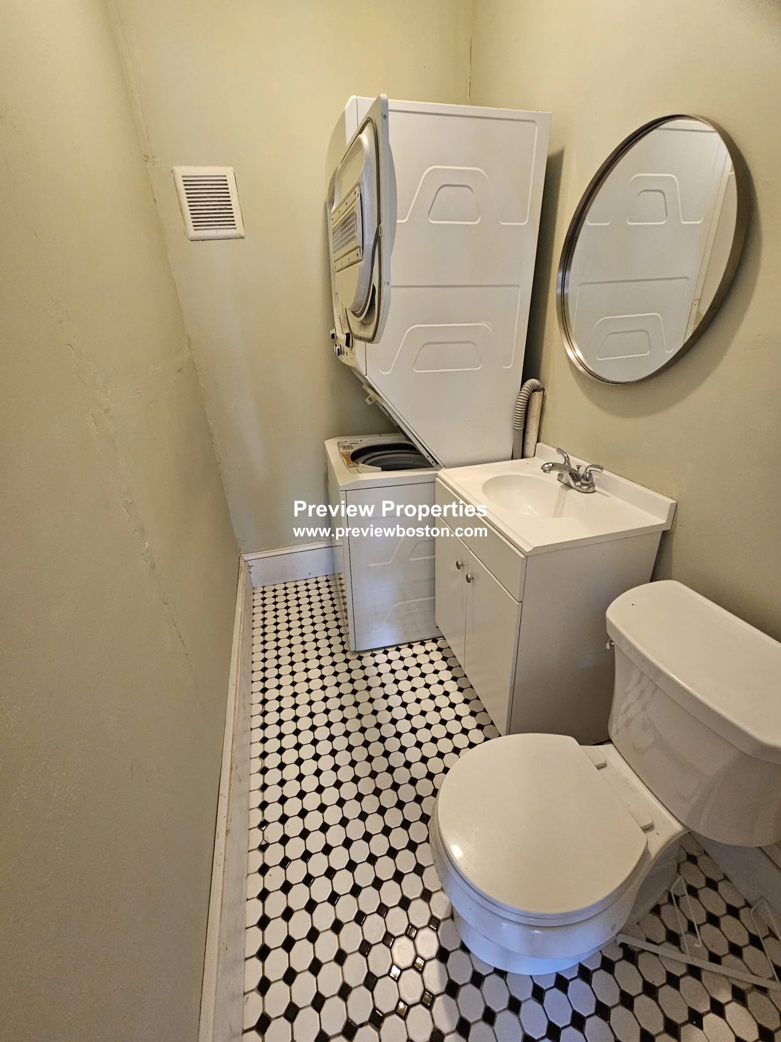3 bed, 1.5 bath apartment for rent at 55 Leicester St Unit 3P, Brighton — photo 3 of 10