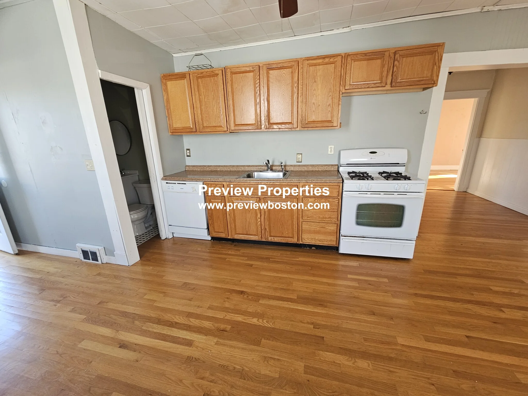 3 bed, 1.5 bath apartment for rent at 55 Leicester St Unit 3P, Brighton — photo 2 of 10