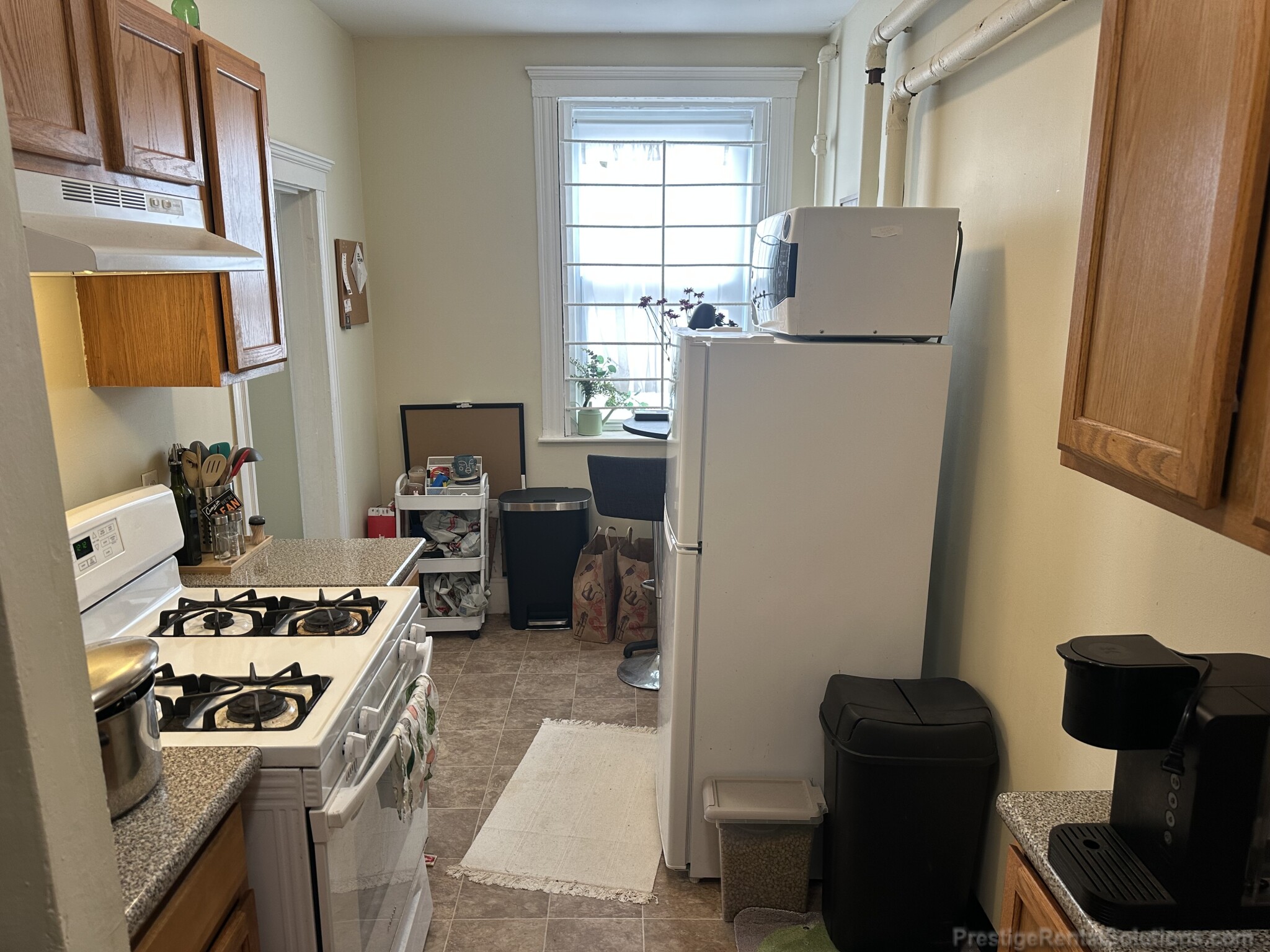 1 split bed, 1 bath apartment for rent at 55 Linden St Unit 1, Allston — photo 2 of 13