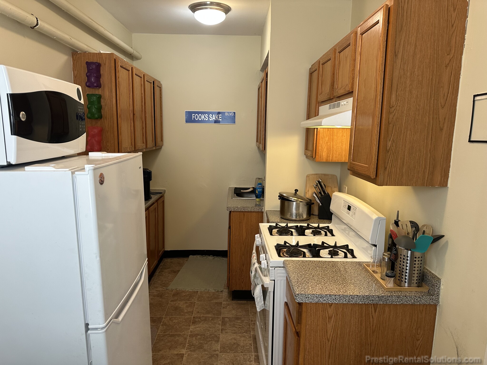 1 split bed, 1 bath apartment for rent at 55 Linden St Unit 1, Allston