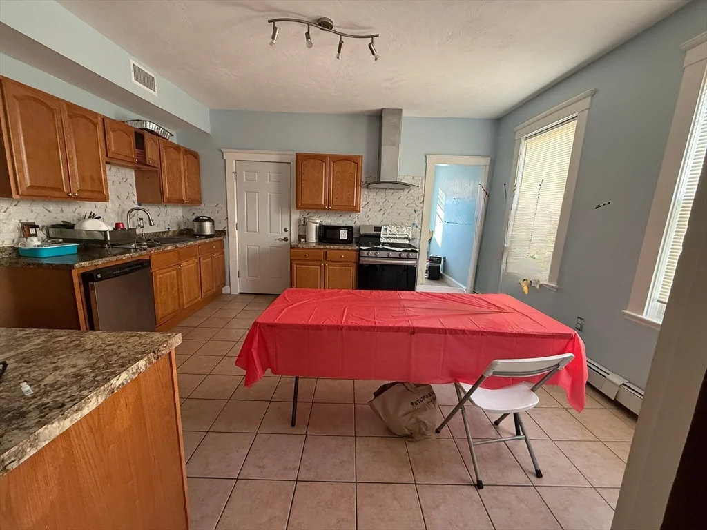 4 bed, 1 bath apartment for rent at 55 Lithgow St Unit 3, Dorchester — photo 1 of 16