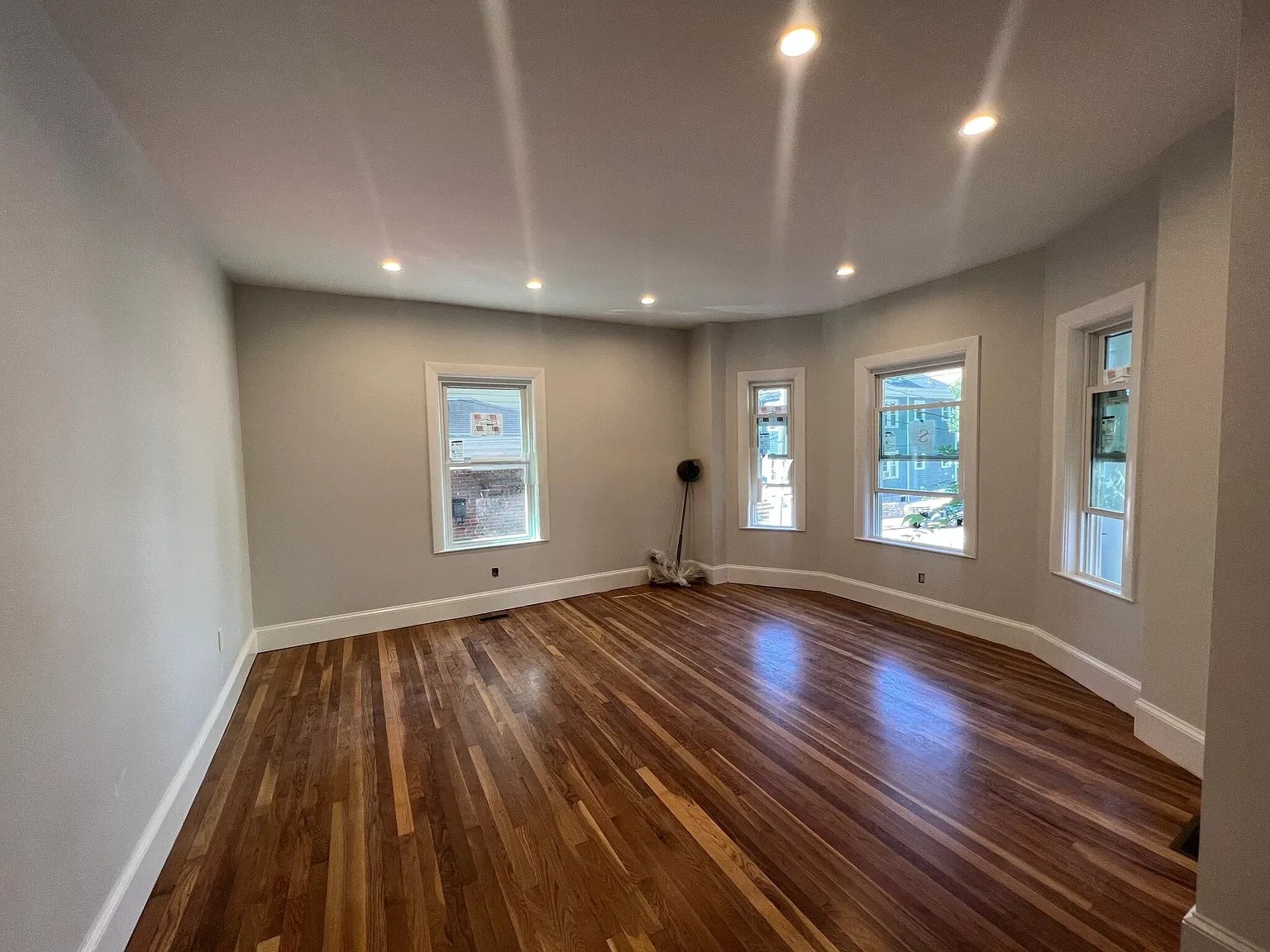 1 bed, 1 bath apartment for rent at 55 Lowell St Unit 1, Spring Hill
