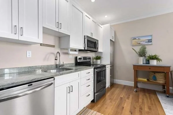 1 bed, 1 bath apartment for rent at 55 Magazine St Unit 15, Cambridge — photo 4 of 8