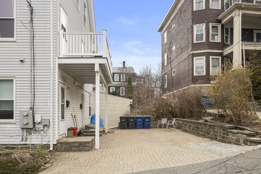 4 bed, 2.5 bath apartment for rent at 55 Main St Unit 1, Winter Hill — photo 3 of 28