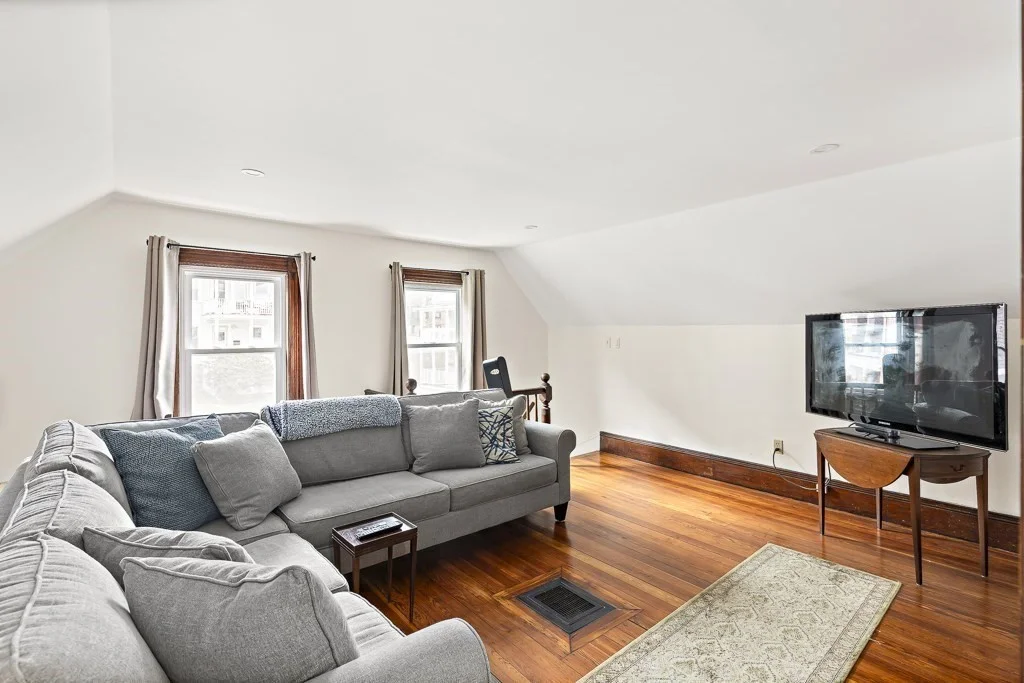 5 bed, 2 bath apartment for rent at 55 Main St Unit -, Winter Hill — photo 19 of 21