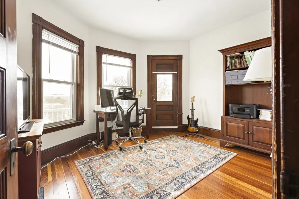 5 bed, 2 bath apartment for rent at 55 Main St Unit -, Winter Hill — photo 4 of 21