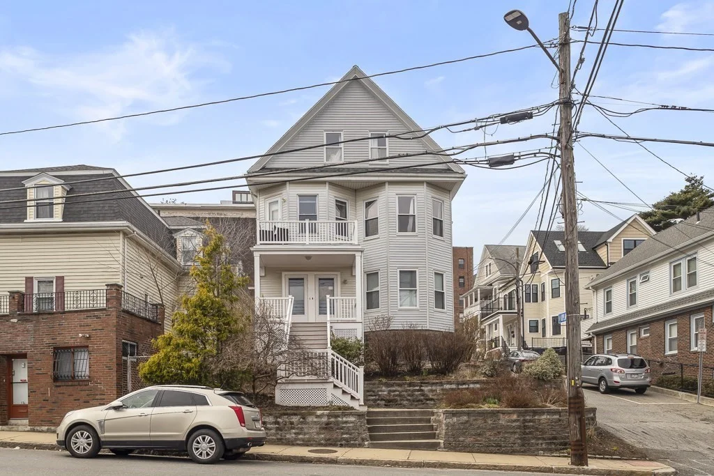 5 bed, 2 bath apartment for rent at 55 Main St Unit -, Winter Hill — photo 2 of 21