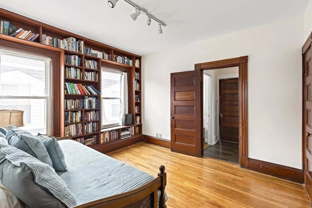 5 bed, 2 bath apartment for rent at 55 Main St Unit -, Winter Hill — photo 18 of 21