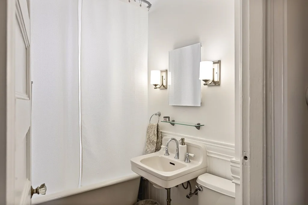 5 bed, 2 bath apartment for rent at 55 Main St Unit -, Winter Hill — photo 16 of 21