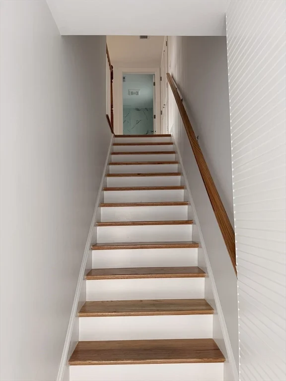 3 bed, 2 bath apartment for rent at 55 Mansfield Unit B, Gloucester — photo 11 of 23
