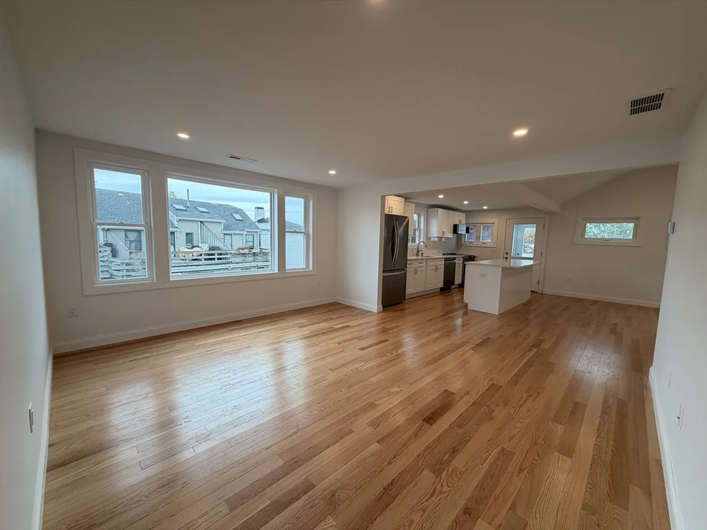 3 bed, 2 bath apartment for rent at 55 Mansfield Unit B, Gloucester — photo 5 of 23