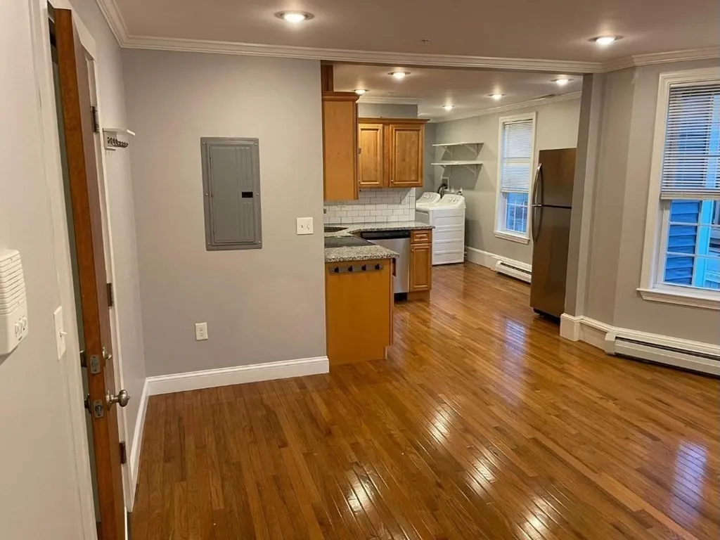 2 bed, 1 bath apartment for rent at 55 Marshall St Unit 3, Winter Hill — photo 3 of 11