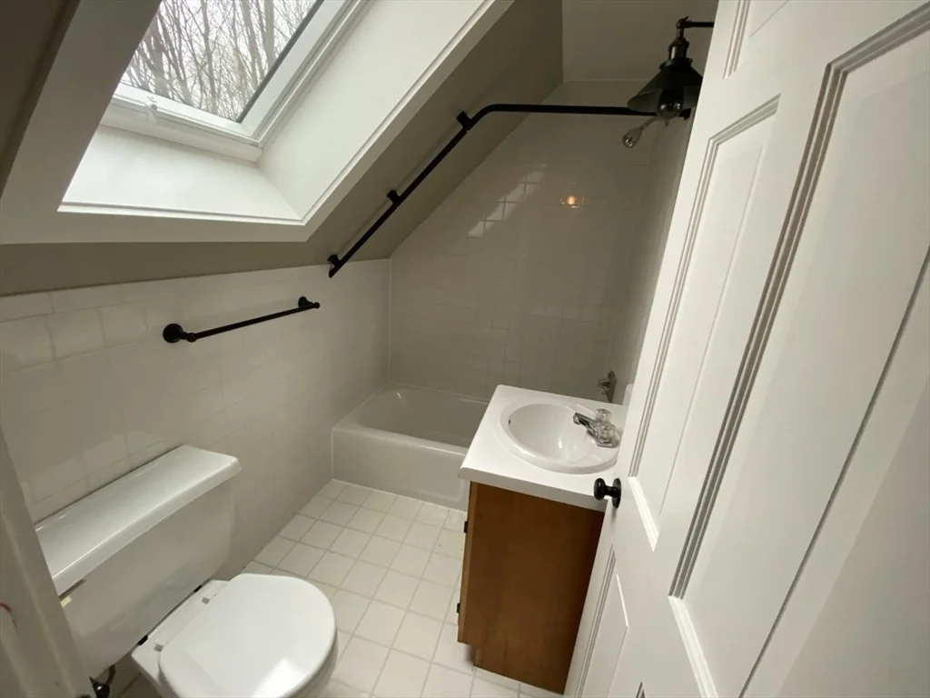 3 bed, 2 bath apartment for rent at 55 Montague Unit N/A, Sunderland — photo 8 of 16