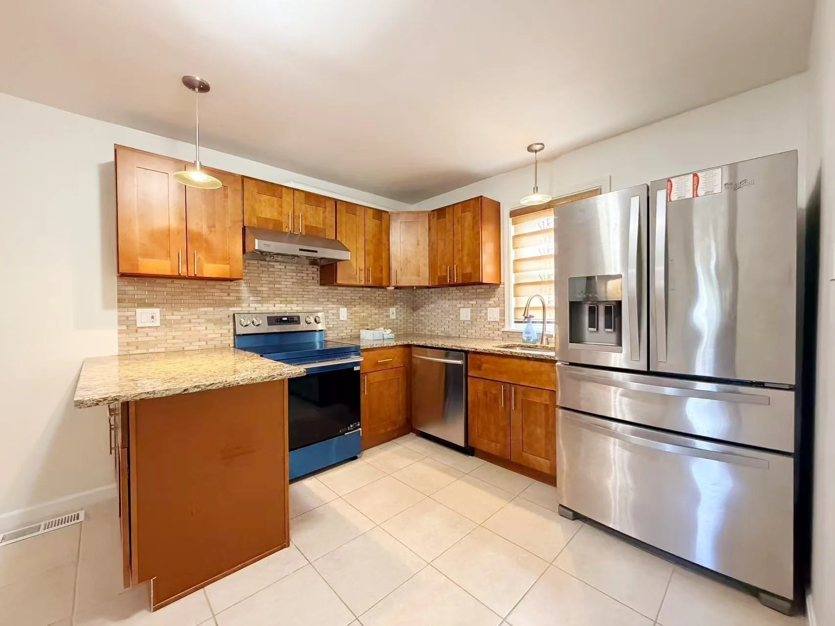 3 bed, 2 bath apartment for rent at 55 Murdock Ave Unit 55, Quincy — photo 2 of 18