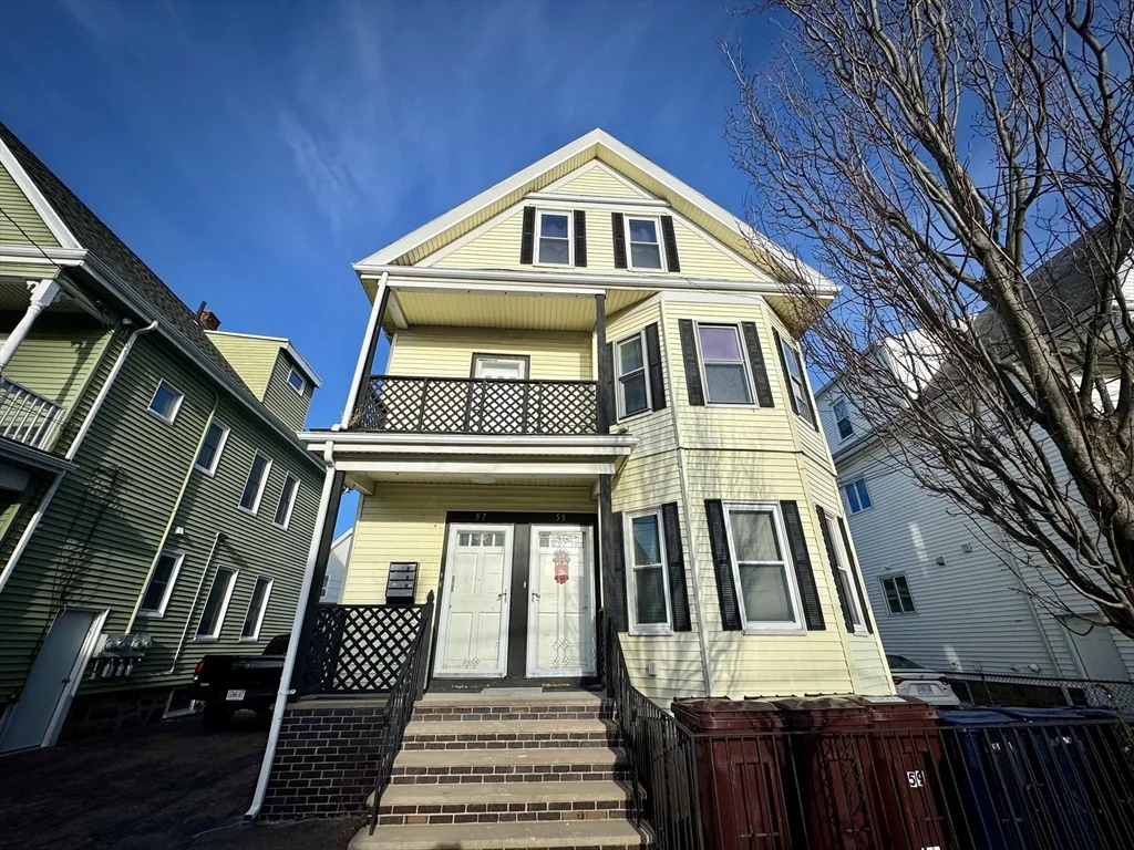 2 bed, 1 bath apartment for rent at 55 Myrtle St Unit 2, Everett — photo 1 of 10