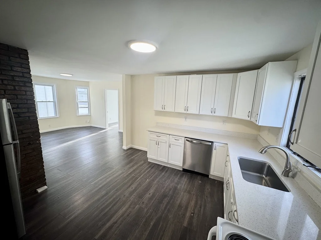 2 bed, 1 bath apartment for rent at 55 Myrtle St Unit 2, Everett — photo 2 of 10