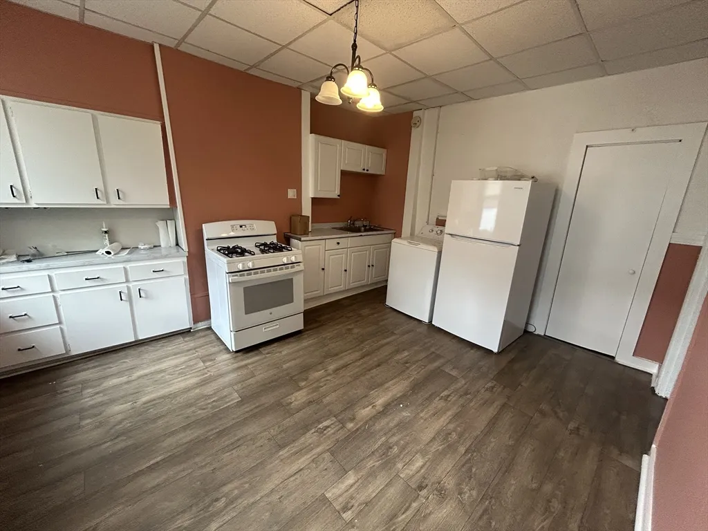 4 bed, 2 bath apartment for rent at 55 P St Unit 2, South Boston — photo 14 of 34