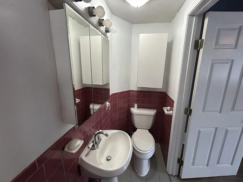 4 bed, 2 bath apartment for rent at 55 P St Unit 2, South Boston — photo 5 of 34