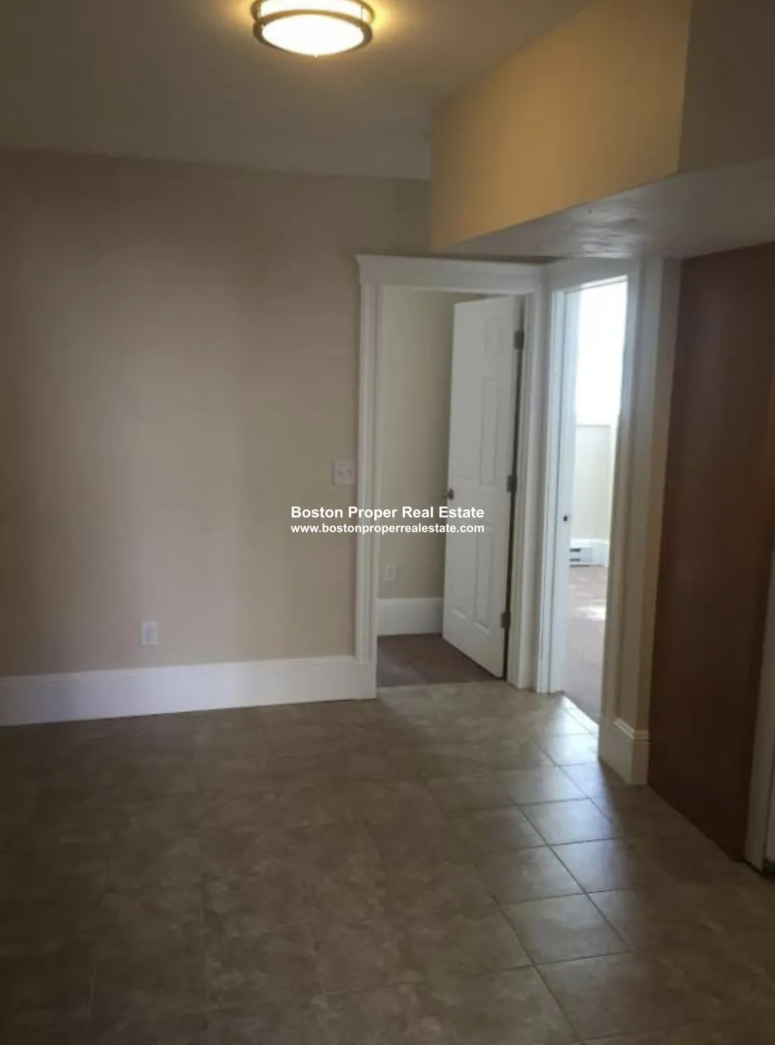 3 bed, 1 bath apartment for rent at 55 Park Dr Unit 1, Fenway — photo 3 of 8